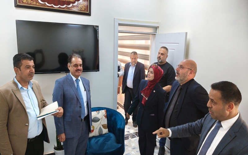 زيارة اللجنة الوزارية لاستحداث قسمي التربية الخاصة والتربية الفنية في كلية التربية الأساسية